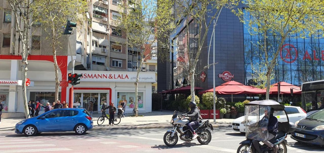Cozy And Lovely In Center Tirana